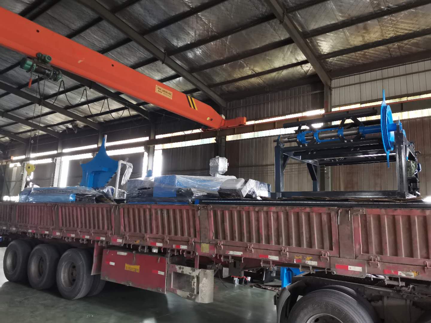 阜陽何總訂購螺旋風管機，風管生產二線全套設備